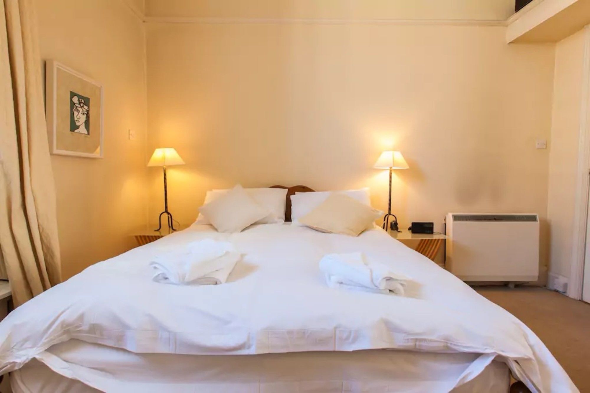 1 Bedroom New Town Flat Sleeps 2 *